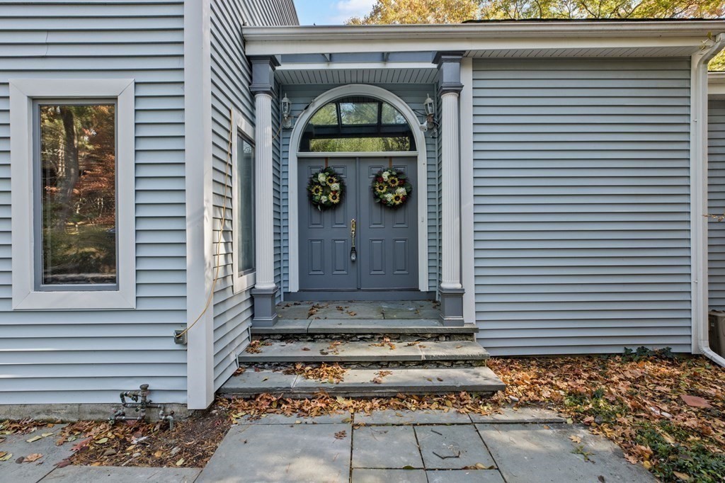 29 Algonquin Road Canton, MA 02021 - Photo 2 of 41