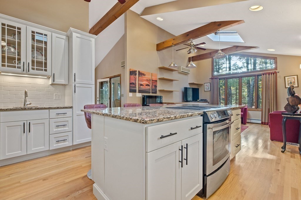 29 Algonquin Road Canton, MA 02021 - Photo 6 of 41