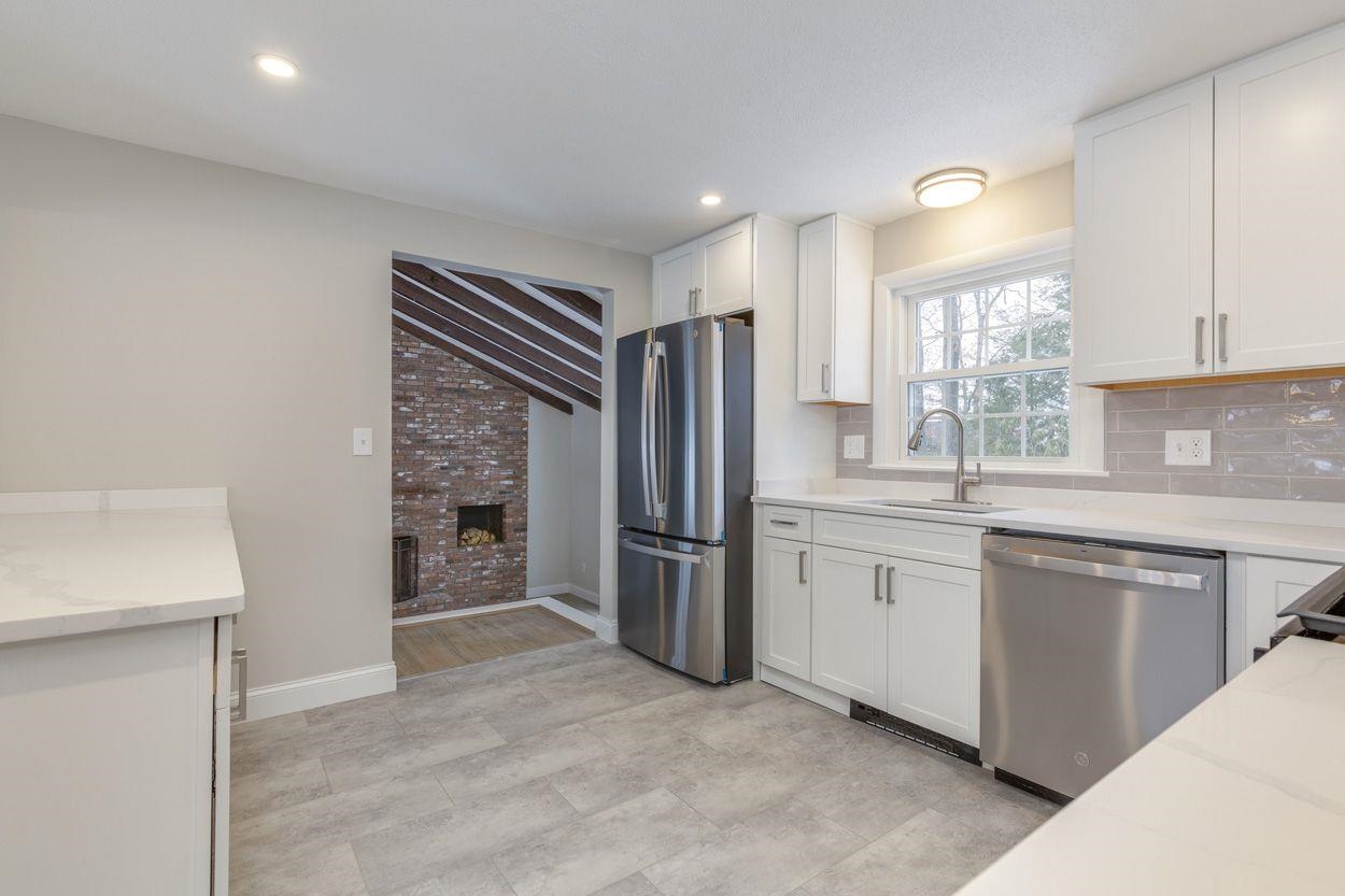 16 Emerson Road Nashua, NH 03062 - Photo 9 of 40 Gallery Image 9