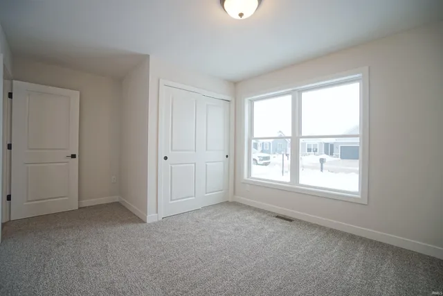 $349,900 | 455 North EASTFIELD Circle, Milford, IN 46542