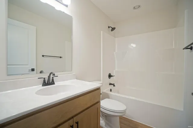 $349,900 | 455 North EASTFIELD Circle, Milford, IN 46542