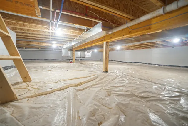 $349,900 | 455 North EASTFIELD Circle, Milford, IN 46542