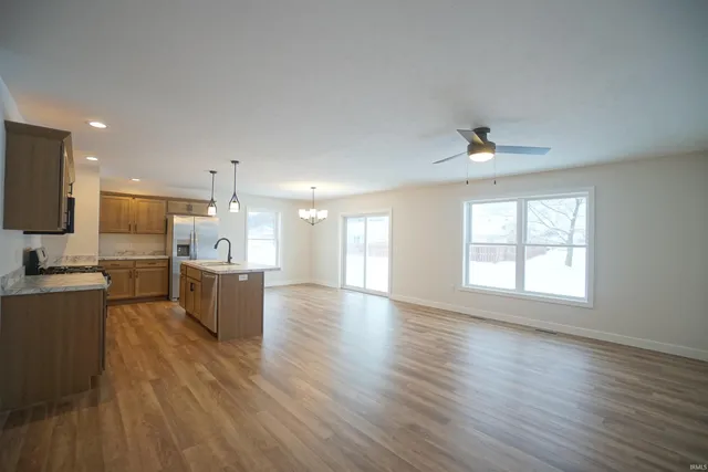 $349,900 | 455 North EASTFIELD Circle, Milford, IN 46542