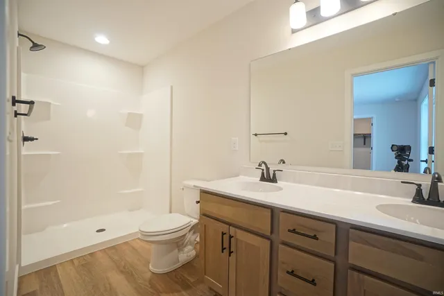 $349,900 | 455 North EASTFIELD Circle, Milford, IN 46542