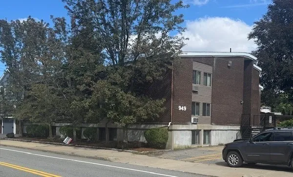 $1,600 | 949 Main Street, Unit 16, Woburn, MA 01801