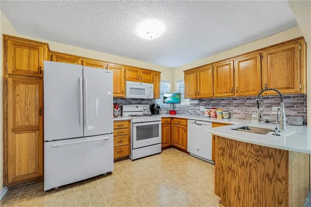 $224,700 | 1910 South Jackson Drive, Independence, MO 64057