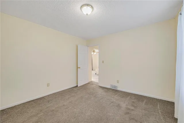 $224,700 | 1910 South Jackson Drive, Independence, MO 64057