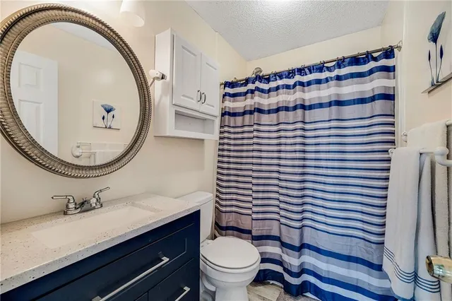 $224,700 | 1910 South Jackson Drive, Independence, MO 64057