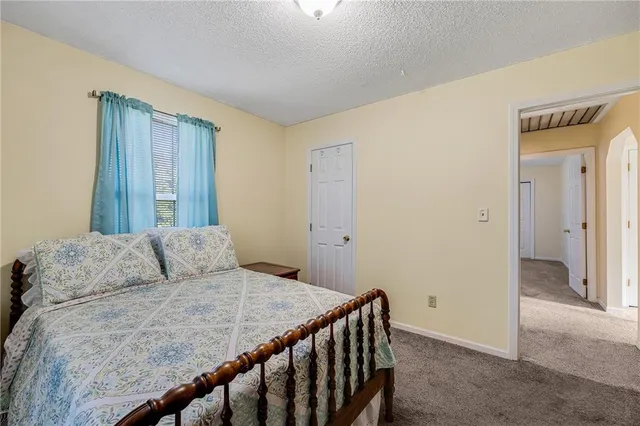 $224,700 | 1910 South Jackson Drive, Independence, MO 64057