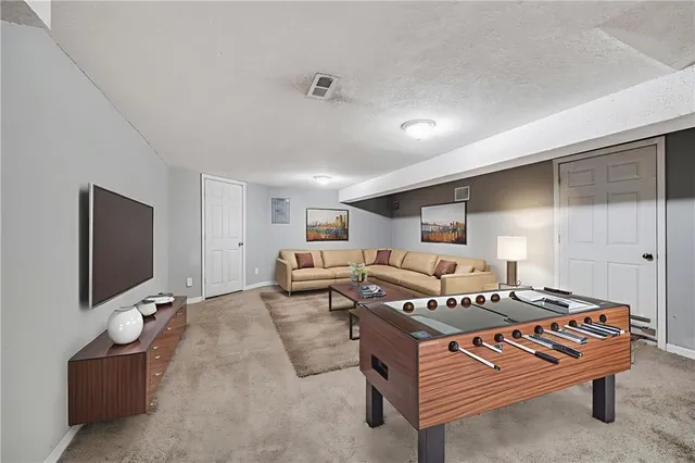 $224,700 | 1910 South Jackson Drive, Independence, MO 64057