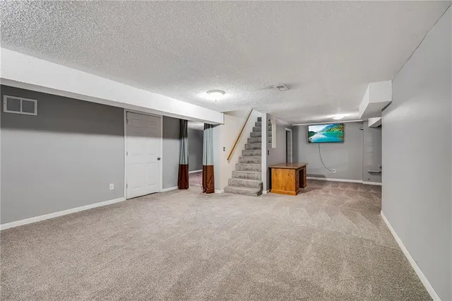 $224,700 | 1910 South Jackson Drive, Independence, MO 64057