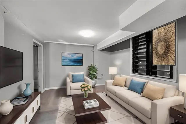 $224,700 | 1910 South Jackson Drive, Independence, MO 64057