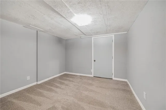 $224,700 | 1910 South Jackson Drive, Independence, MO 64057