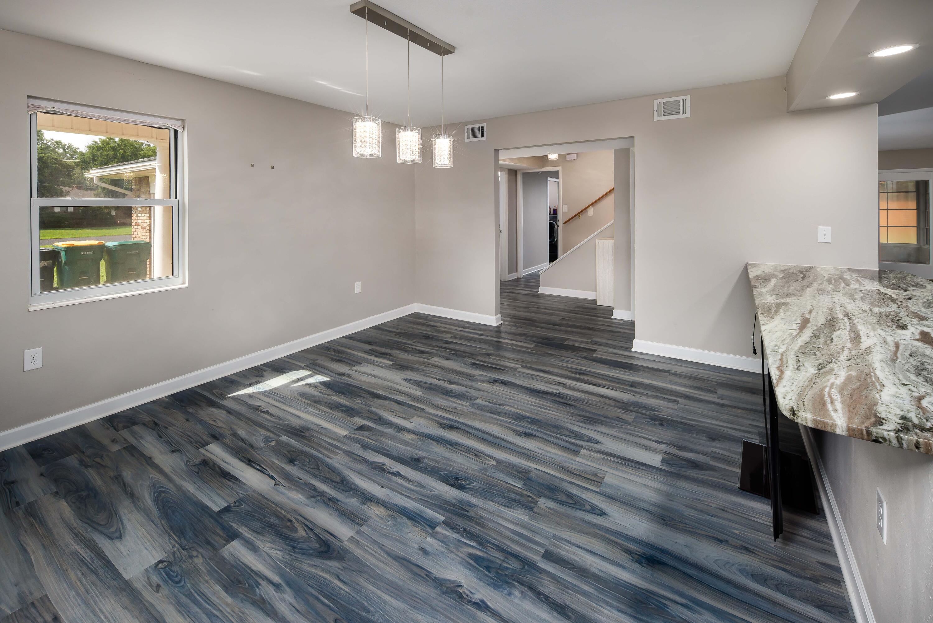 323 Olde Post Road Niceville, FL 32578 - Photo 12 of 42 323 Olde Post Rd_2025_05_30_142-Edit