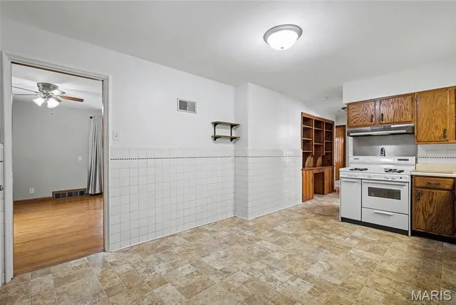 $239,000 | 10397 Midland Boulevard, Overland, MO 63114