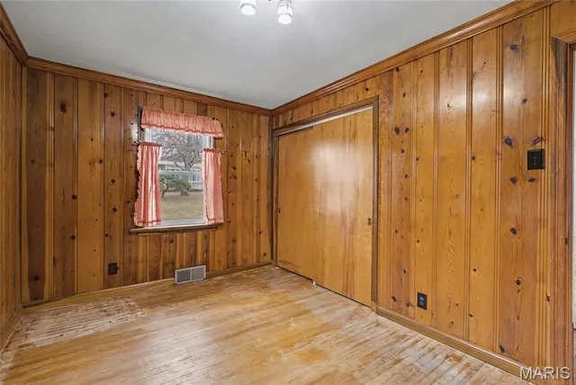 $239,000 | 10397 Midland Boulevard, Overland, MO 63114