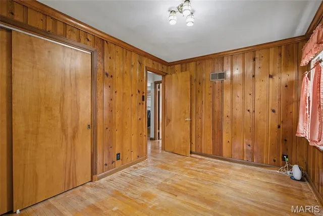 $239,000 | 10397 Midland Boulevard, Overland, MO 63114