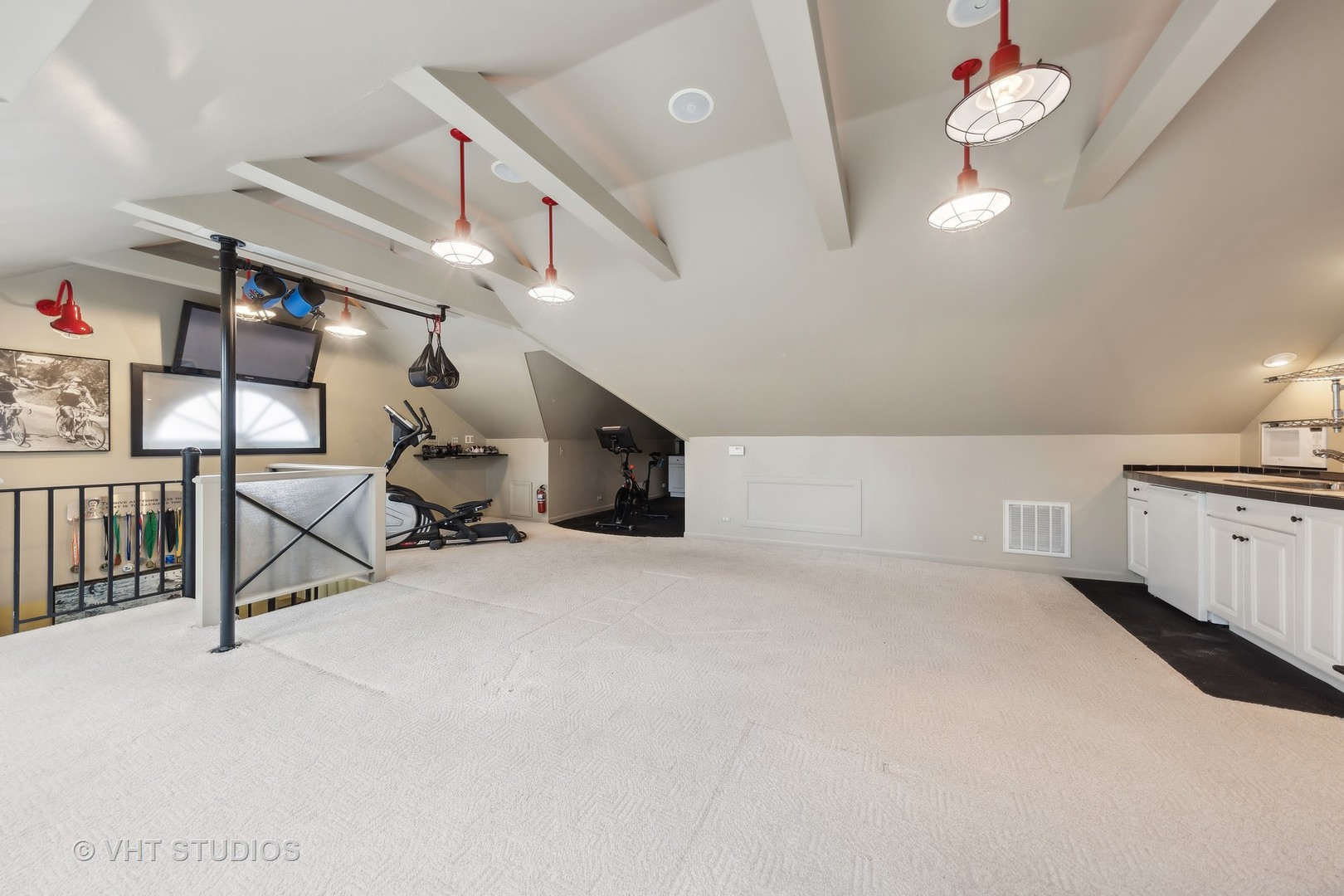 148 Circle Ridge Drive Burr Ridge, IL 60527 - Photo 33 of 71 a view of a room with gym equipment