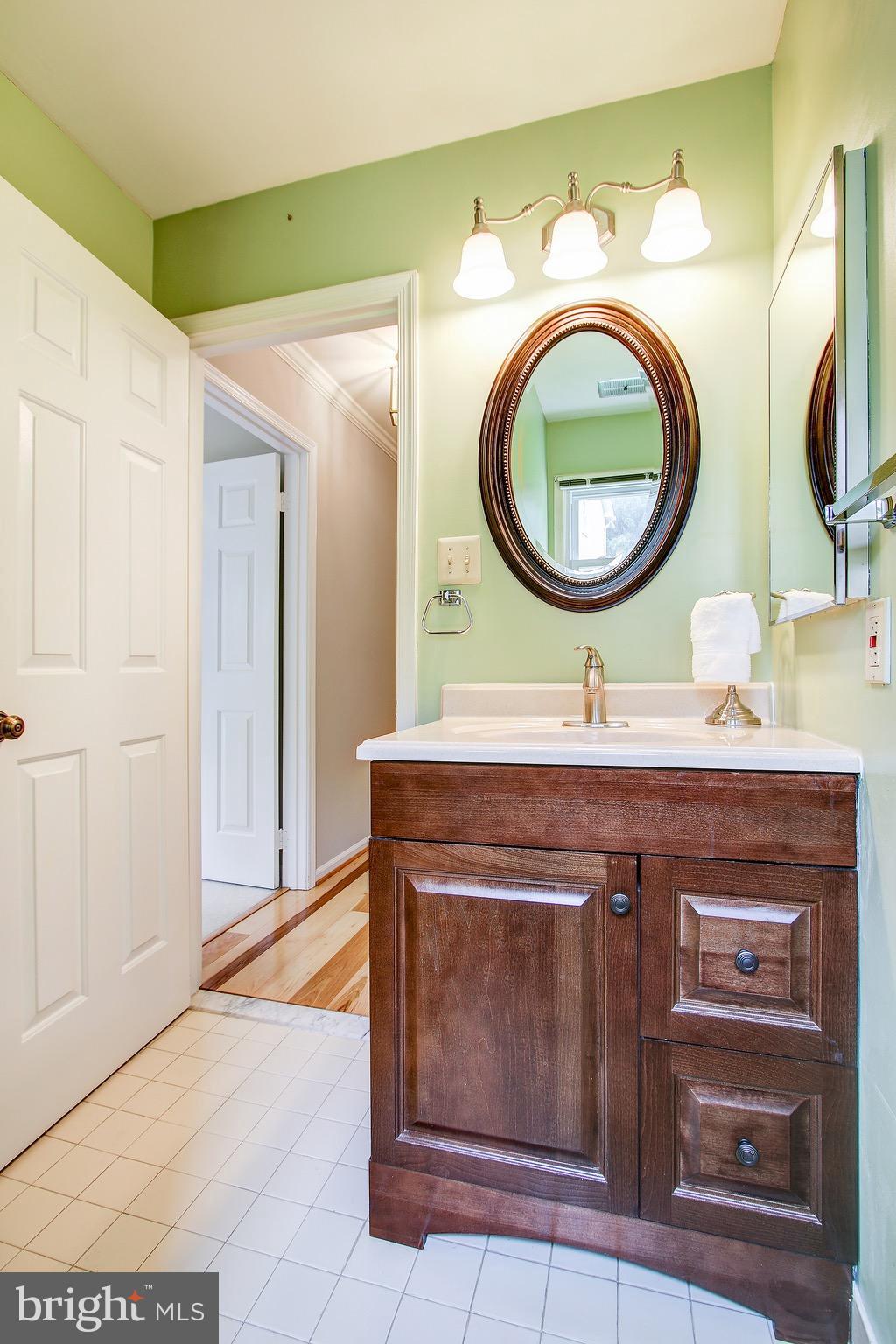 10844 Game Preserve Road Gaithersburg, MD 20879 - Photo 20 of 30 Bath