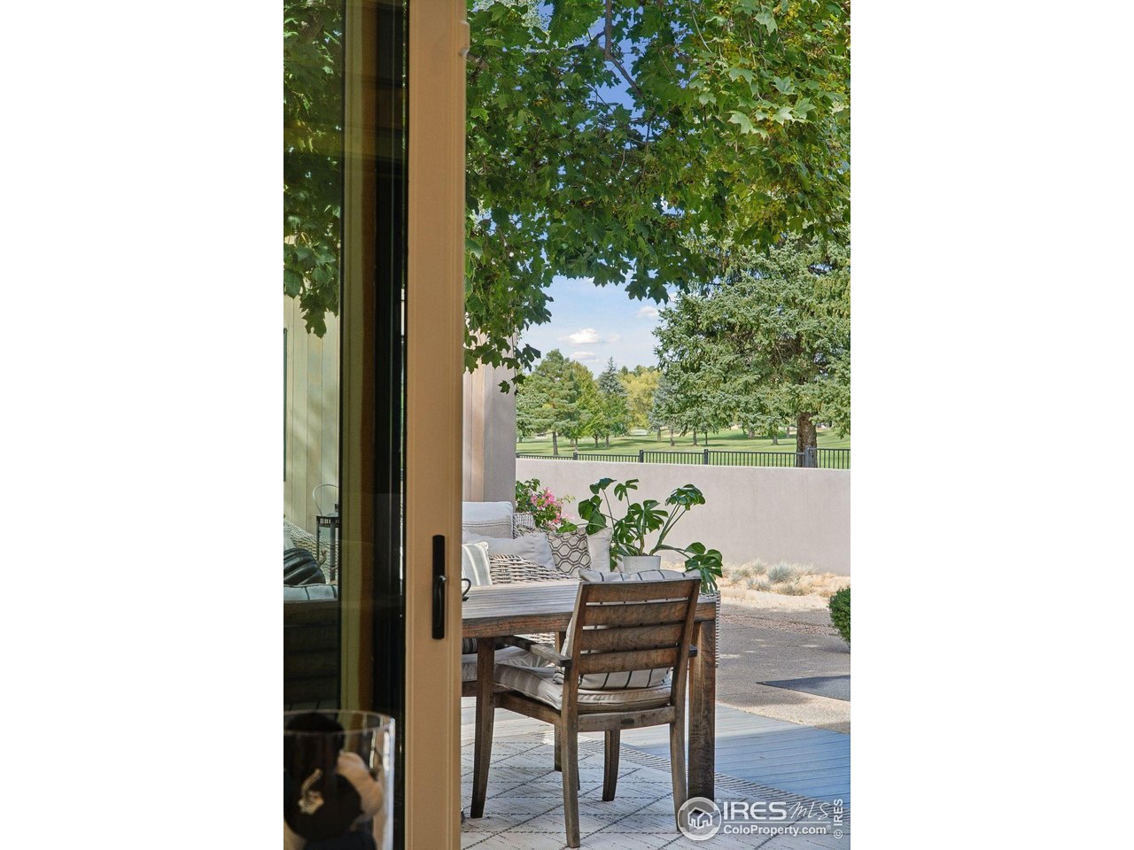 7323 Old Post Road Boulder, CO 80301 - Photo 18 of 40 a outdoor dining space with furniture