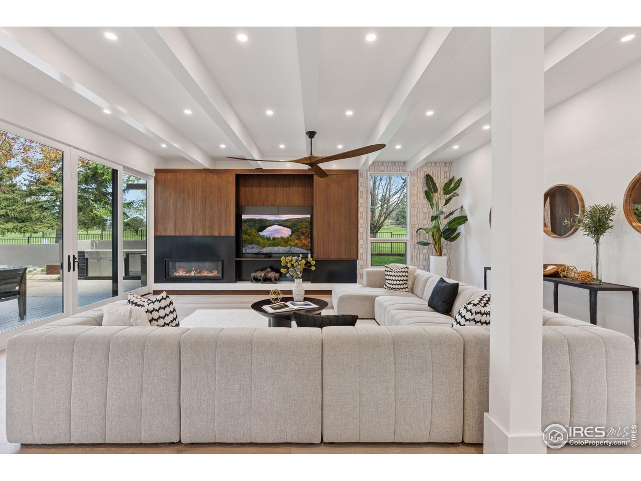 7323 Old Post Road Boulder, CO 80301 - Photo 7 of 40 a living room with furniture and a large window