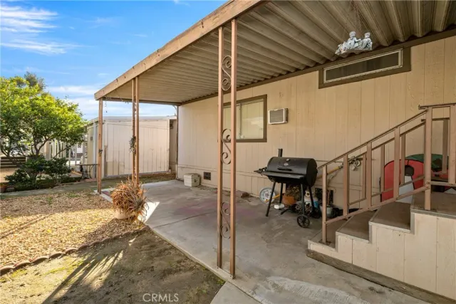 a view of a house with outdoor space