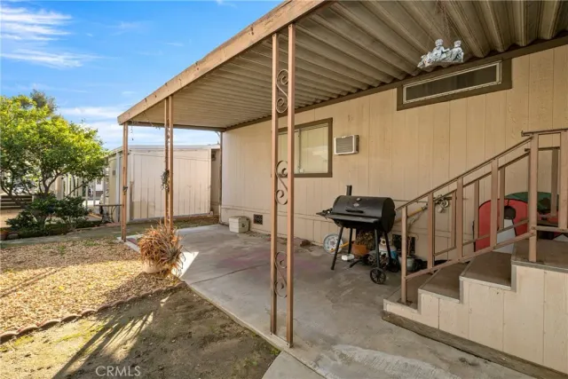 a view of a house with outdoor space