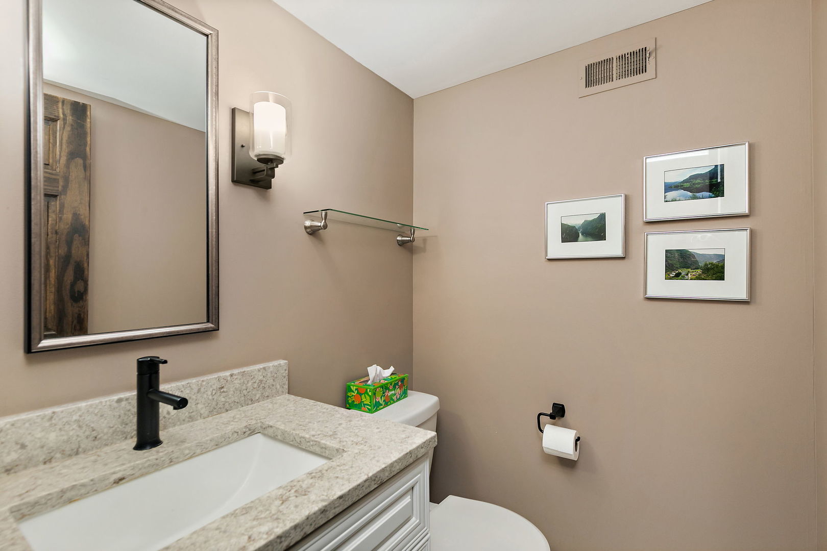 321 Shoreline Road, Unit D Lake Barrington, IL 60010 - Photo 13 of 26 Gallery Image 13