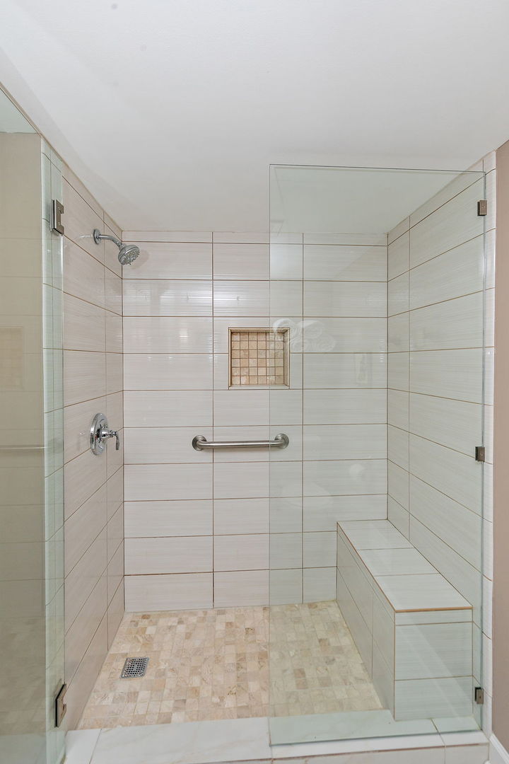 321 Shoreline Road, Unit D Lake Barrington, IL 60010 - Photo 16 of 26 Gallery Image 16