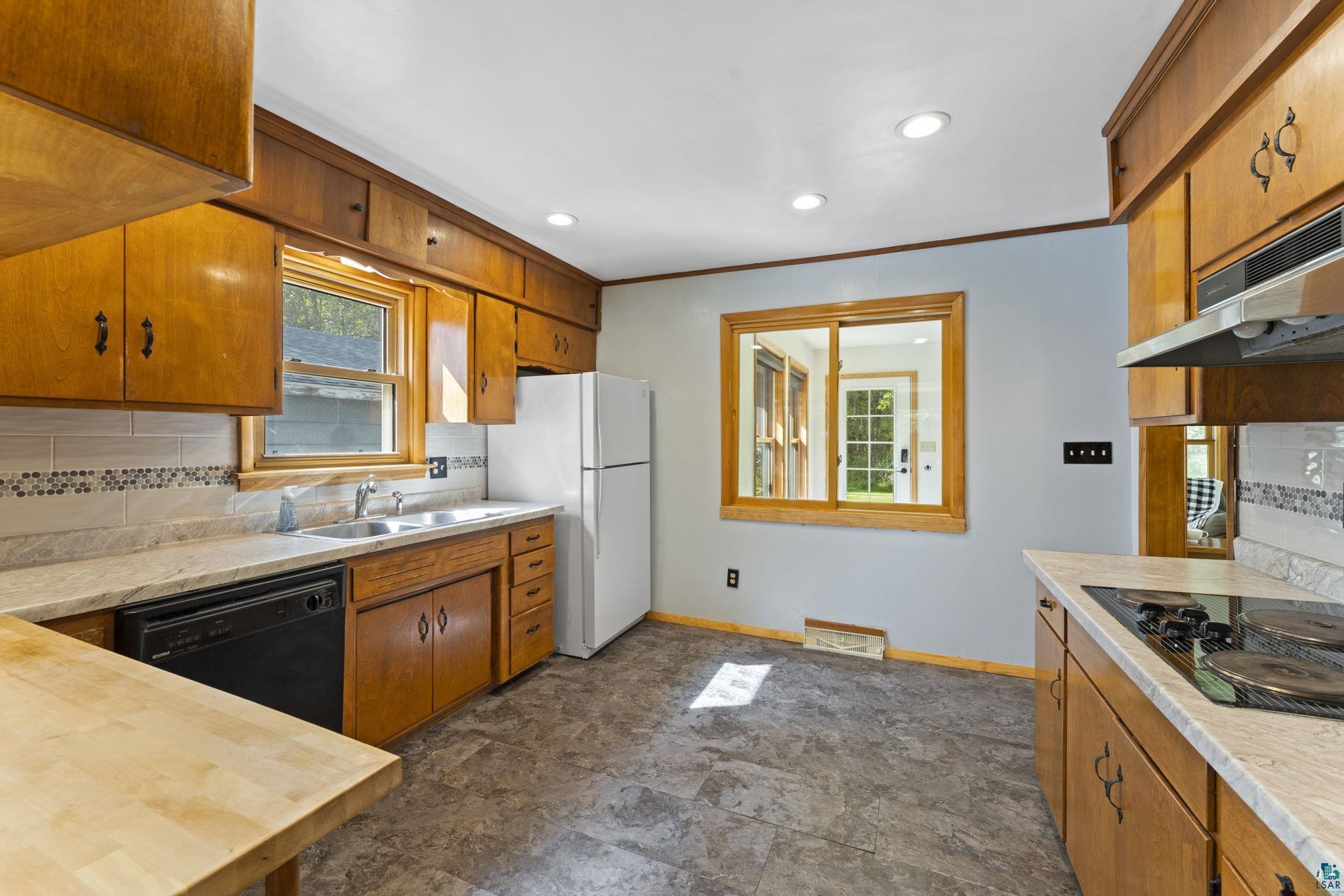 4431 Decker Road Duluth, MN 55811 - Photo 19 of 37 Gallery Image 19