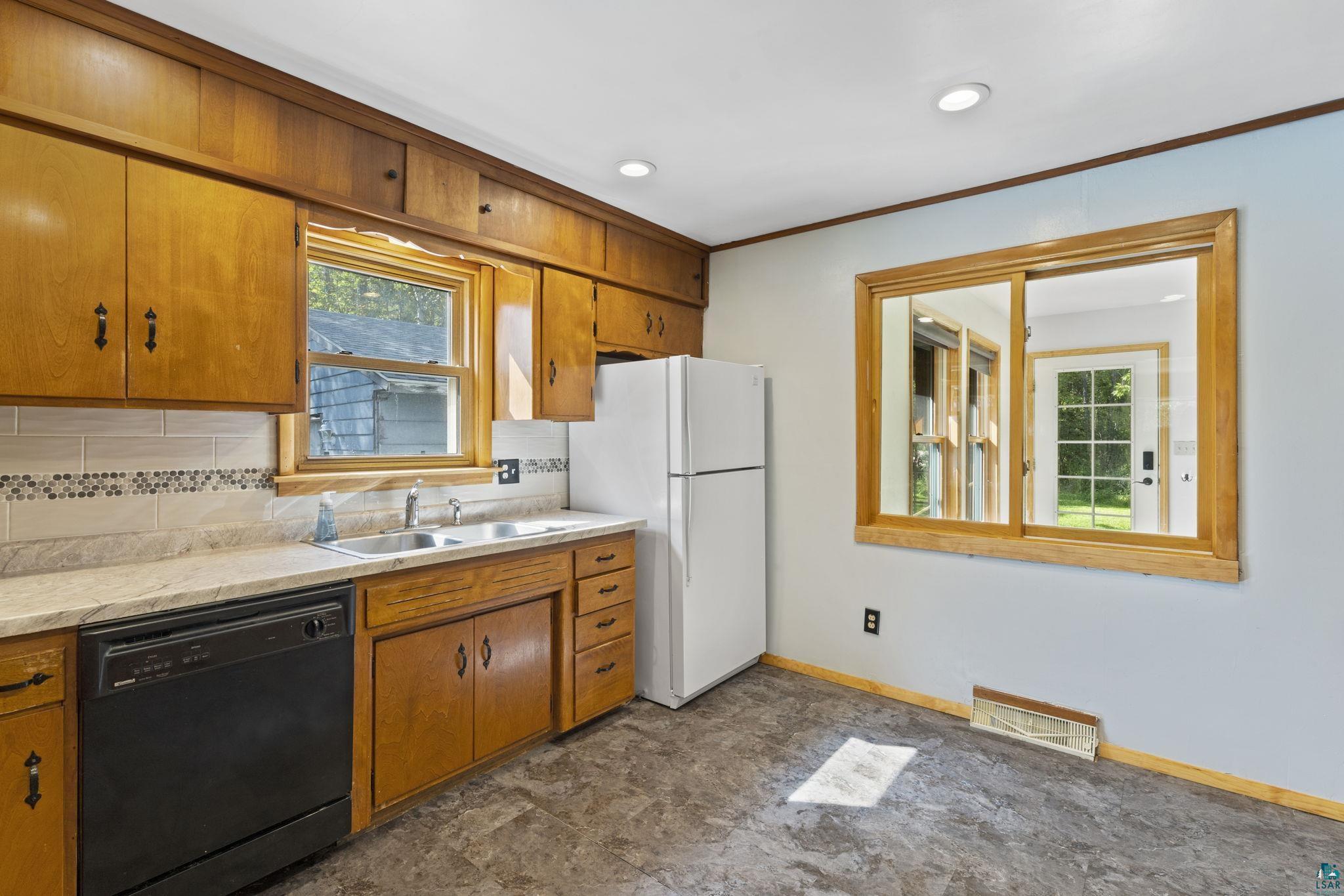 4431 Decker Road Duluth, MN 55811 - Photo 20 of 37 Gallery Image 20