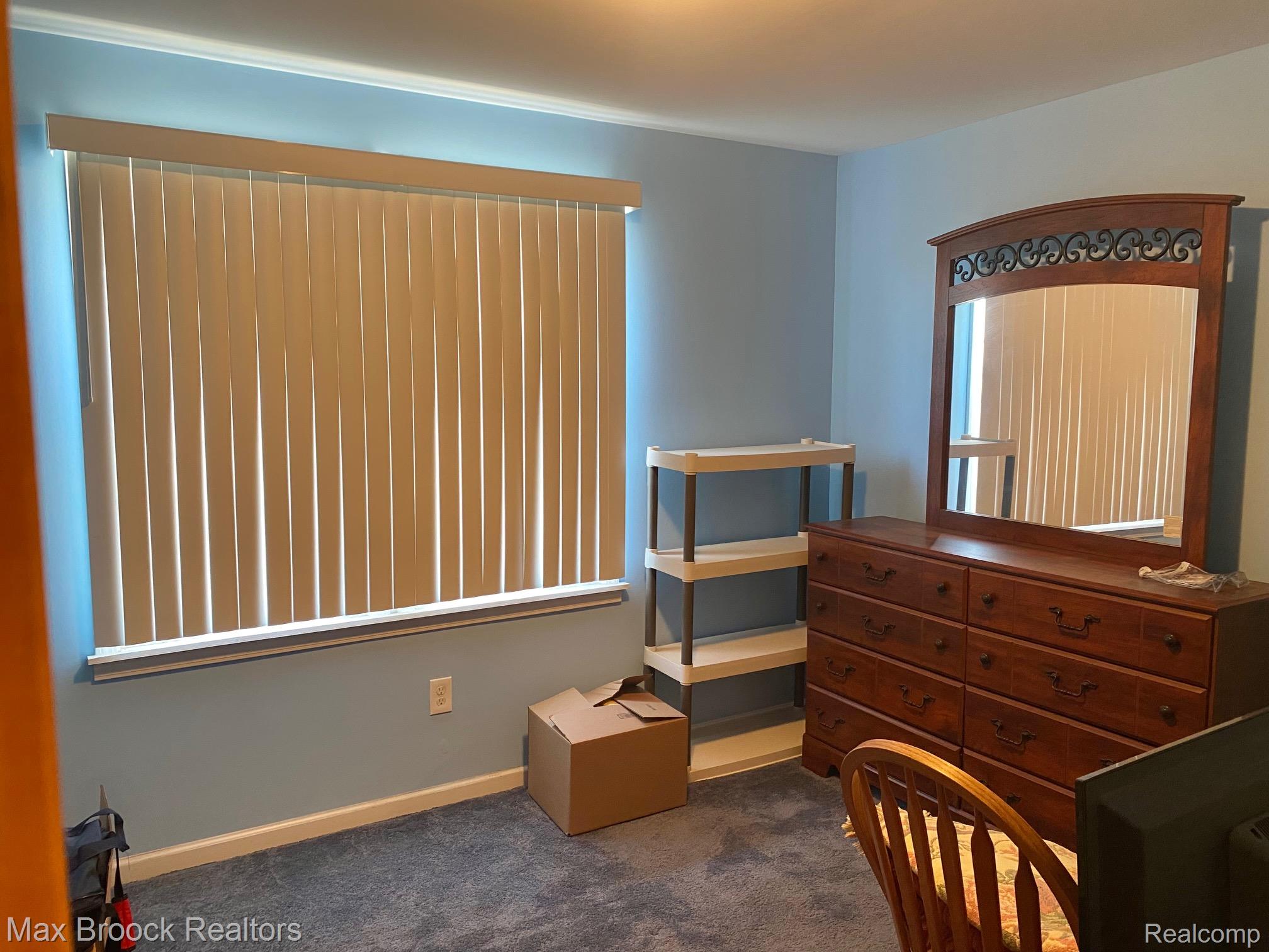 11809 Conant Hamtramck, MI 48212 - Photo 5 of 13 #1 bedroom on 2nd floor