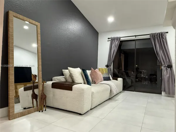 $2,300 | 15570 Southwest 105th Lane, Unit 1710, Miami, FL 33196