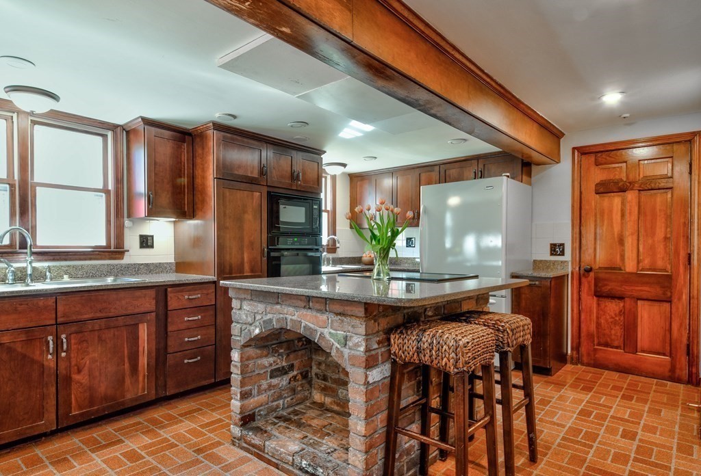 39 Nason Hill Road Sherborn, MA 01770 - Photo 13 of 32 Gallery Image 13
