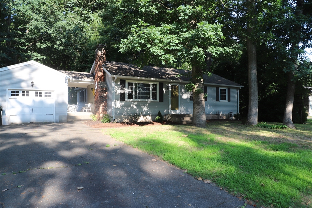 134 Peekskill Avenue Springfield, MA 01129 - Photo 1 of 29 Gallery Image 1