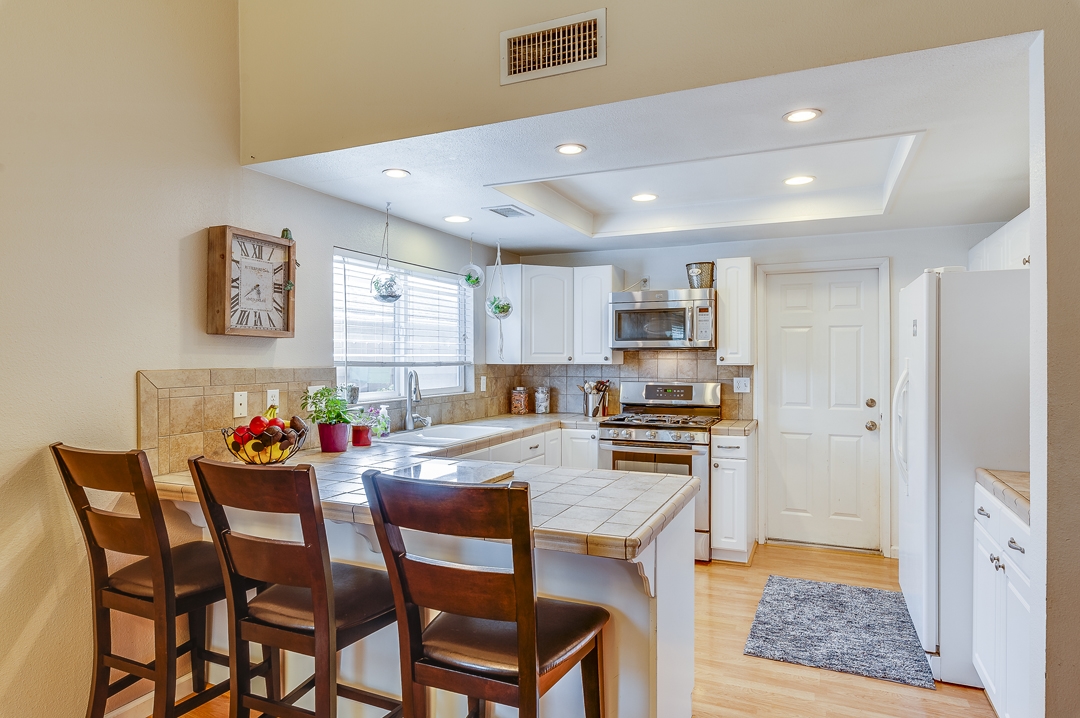 9239 Lake Hill Road Santee, CA 92071 - Photo 8 of 25 Gallery Image 8