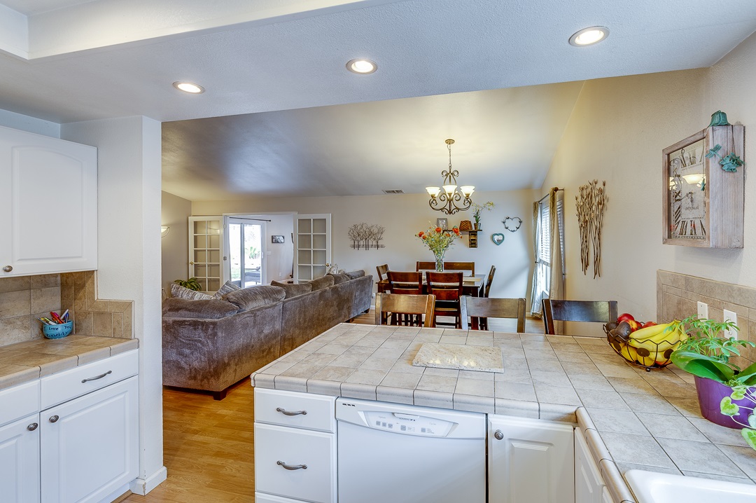 9239 Lake Hill Road Santee, CA 92071 - Photo 9 of 25 Gallery Image 9