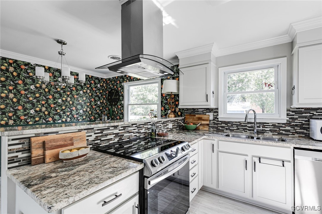 5615 Lipton Road Richmond, VA 23225 - Photo 13 of 38 Bright, spacious and clean...this is a dream kitch