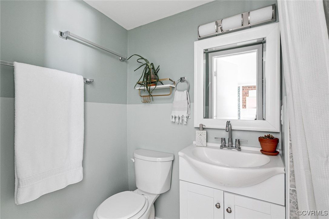 5615 Lipton Road Richmond, VA 23225 - Photo 20 of 38 Full bath on the first floor with all new plubming