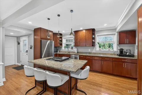 $1,349,000 | 13 Berkshire Drive, St. Louis, MO 63117