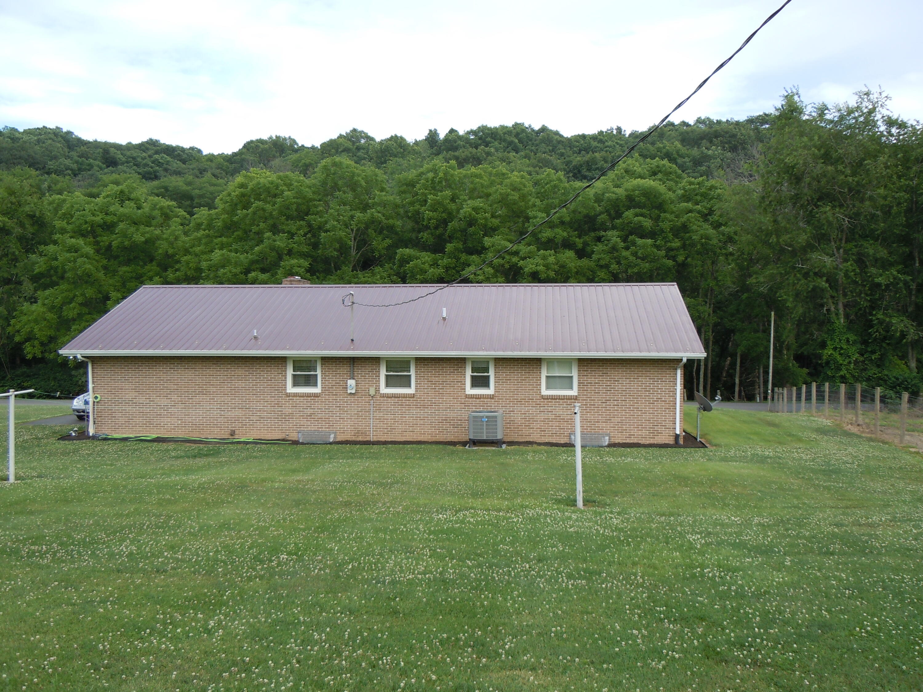 874 Fox Valley Road Marion, VA 24354 - Photo 9 of 44 DSCN2704