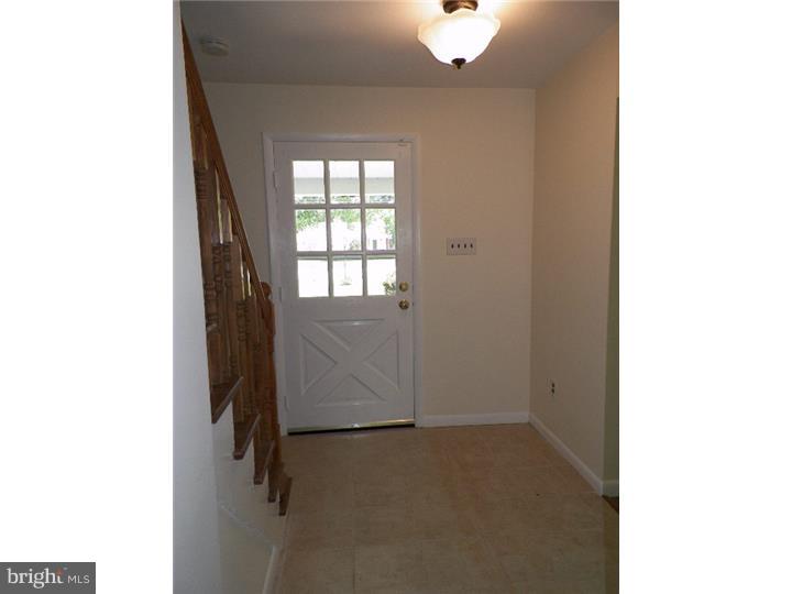 83 Harmony Road Mickleton, NJ 08056 - Photo 4 of 22 Foyer