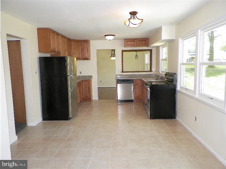 83 Harmony Road Mickleton, NJ 08056 - Photo 7 of 22 Kitchen