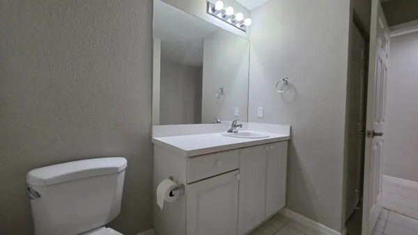 $2,000 | 1812 East Royal Tern Lane, Unit 21B, Fort Pierce, FL 34982