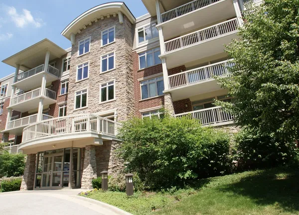 $3,500 | 425 Benjamin Drive, Unit 209, Vernon Hills, IL 60061