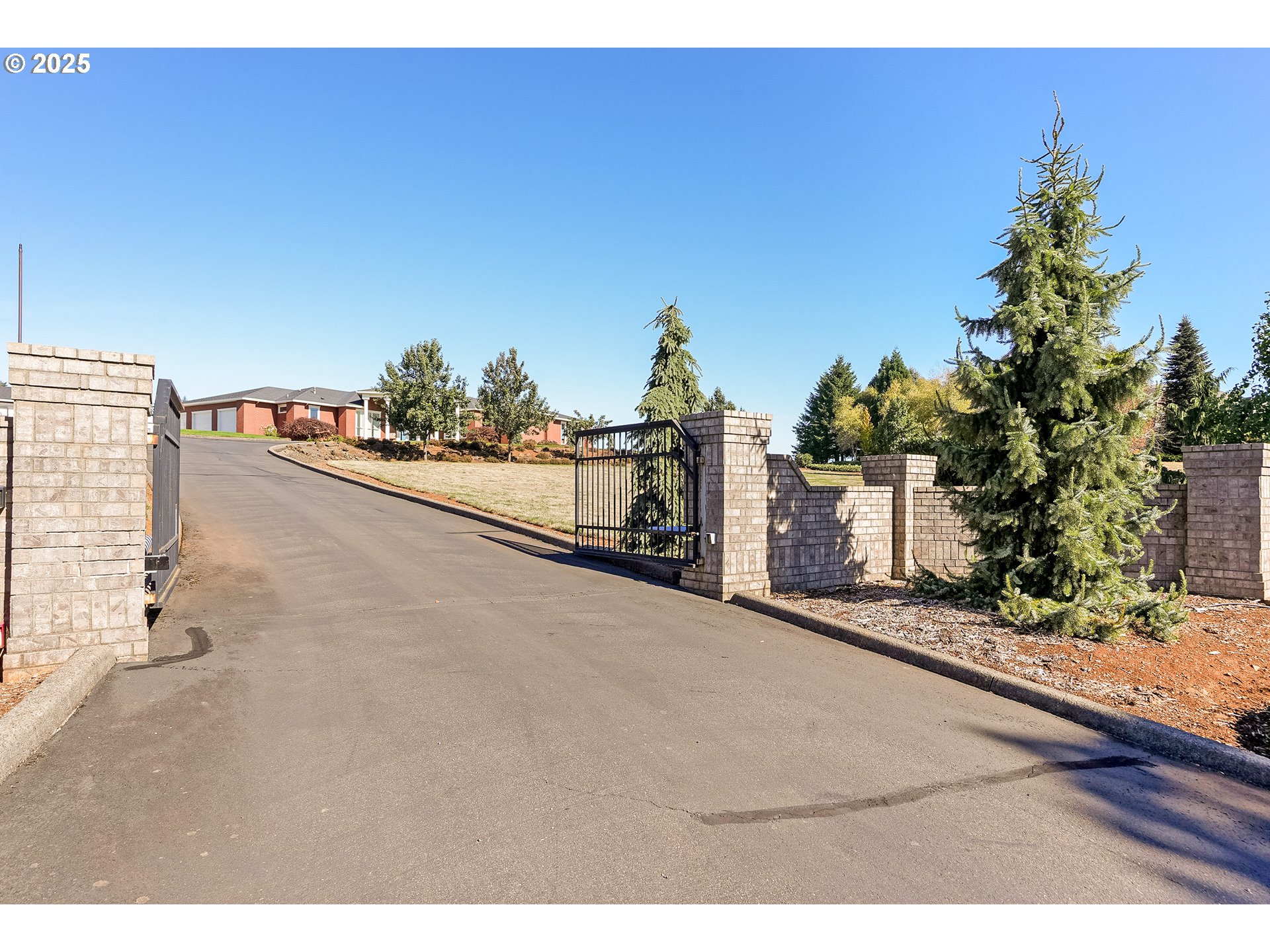 2721 Concomly Road South Salem, OR 97306 - Photo 4 of 48 a view of a street