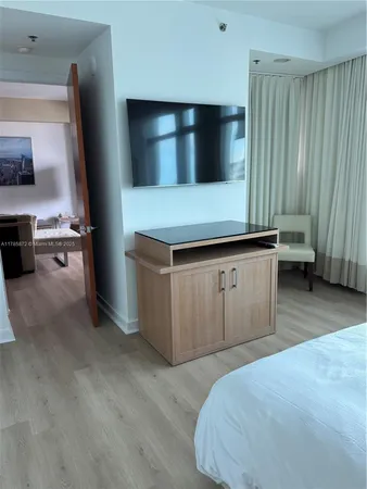 $5,400 | 1395 Brickell Avenue, Unit 2813, Miami, FL 33131