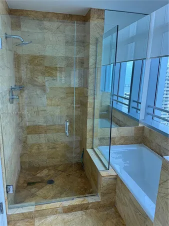 $5,400 | 1395 Brickell Avenue, Unit 2813, Miami, FL 33131