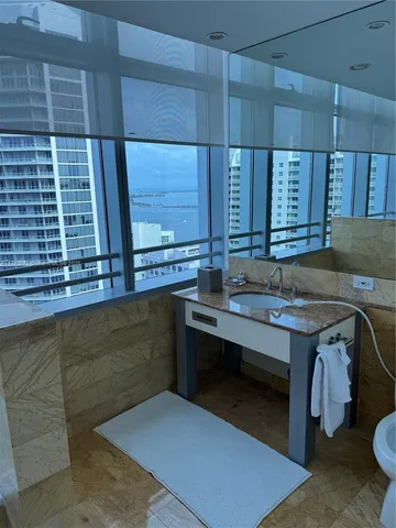 $6,000 | 1395 Brickell Avenue, Unit 2813, Miami, FL 33131