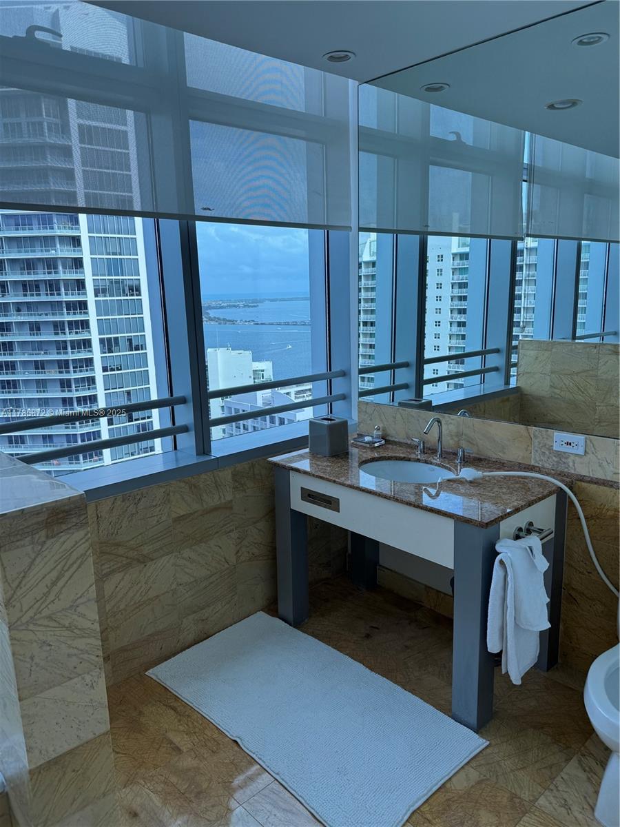 1395 Brickell Avenue, Unit 2813 Miami, FL 33131 - Photo 21 of 42